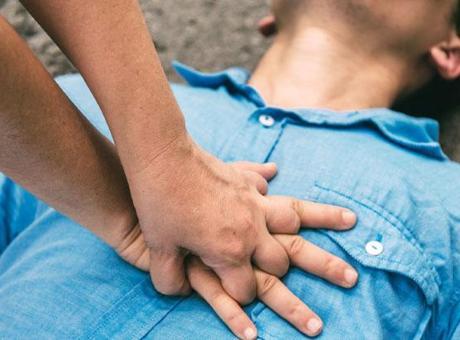 Gençlerde Ani Kalp Krizi Tehlikesi: Uzmanlardan Önemli Uyarılar