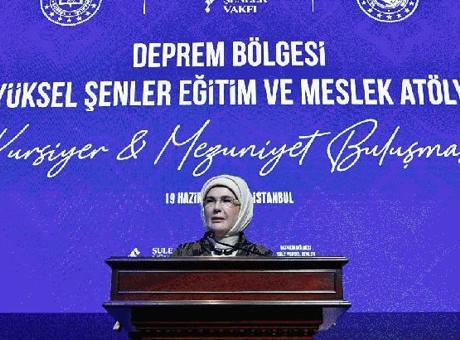 Emine Erdoğan, Deprem Bölgesi Mezunlarıyla Bir Araya Geldi