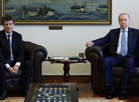 Cumhurbaşkanı Erdoğan, Romanya Cumhurbaşkanı Dan ile Stratejik Askeri Görüşme Gerçekleştirdi