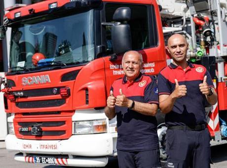 Alevlerin İçinde Baba-Oğul Dayanışması: İtfaiyede Aynı Üniformayı Taşıyorlar