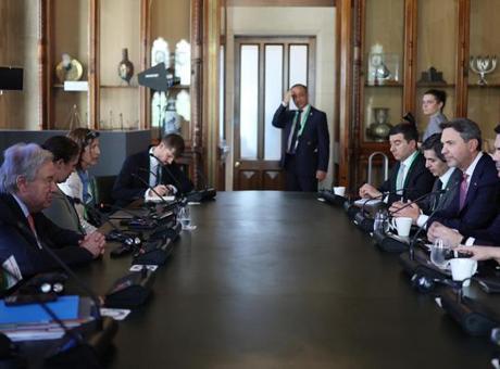 Bakan Bayraktar, BM Genel Sekreteri Guterres ile Küresel Enerji Dönüşümü Üzerine Görüştü