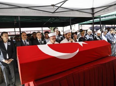 Mersin'de Şehit Piyade Astsubay Şahin'in Cenazesi Törenle Defnedildi