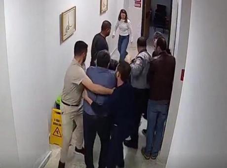 Sivrihisar Devlet Hastanesi'nde Tekmeyle Yıkılan Barikadolar: Müdür Açığa Alındı