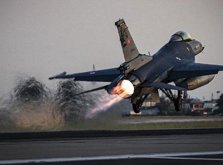 Somali'de Türk F-16'ları Eş-Şebab'a Hava Saldırısı Düzenledi: 35 Terörist Etkisiz Hale Getirildi