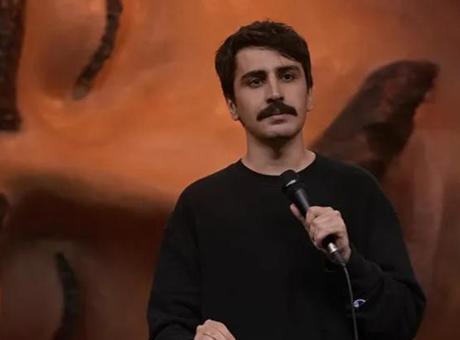 Komedyen Deniz Göktaş Havalimanında Gözaltına Alındı