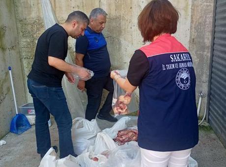 Sakarya'da 5,5 Ton Etiketsiz Et Ürünü İmha Edildi