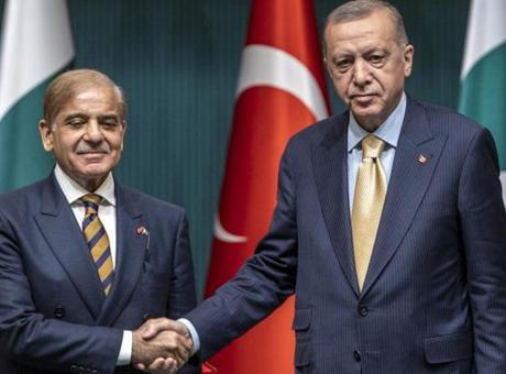 Pakistan Başbakanı Şahbaz Şerif Yarın Ankara'da Çalışma Ziyareti Gerçekleştirecek