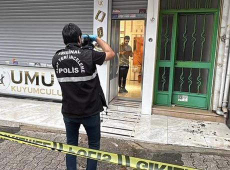 Maltepe'deki Kuyumcu Soygunu: Silahlı Şüpheliler Kaçtı