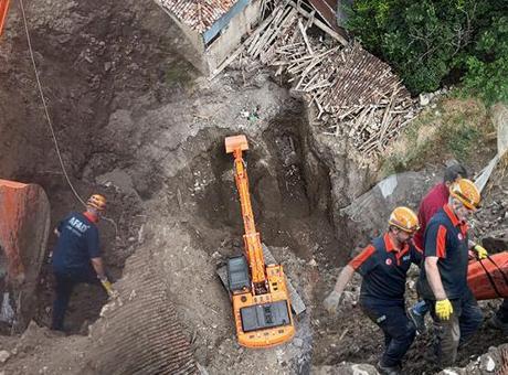 Define Kazısı Sonrası Trajik Olay: Cansız Bedeni 12 Metreden 18 Saatte Çıkarıldı