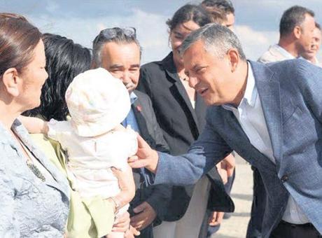 Özgür Özel, Cezaevinde Göktaş ve İmamoğlu'nu Ziyaret Etti