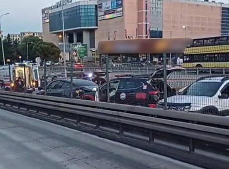 Beylikdüzü'nde Zincirleme Kaza: 1 Kişi Yaralandı