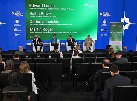 NATO Zirvesi'nde Baltık Bölgesi Güvenliği Masaya Yatırıldı