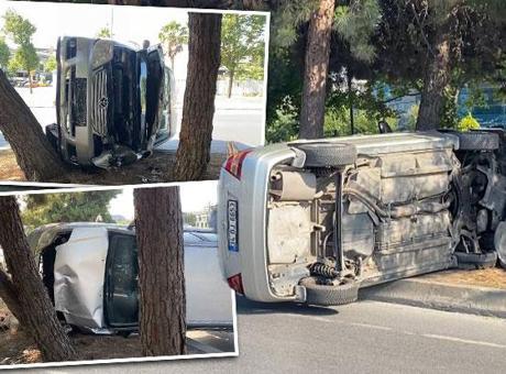 Bakırköy'de Feci Kaza: Ağaçlara Çarpan Araç Yolda Yan Yattı