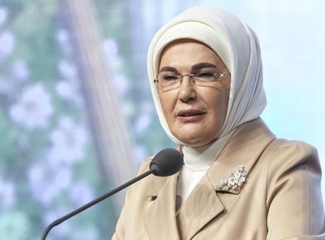 Emine Erdoğan'dan Tarihi Akşam Yemeği Sonrası İlk Açıklama: 'Büyük Memnuniyet Duyduk'