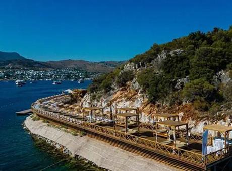 Kültür ve Turizm Bakanlığı'ndan Türkbükü Plajı'nda Lahmacun Fiyatları Hakkında Açıklama