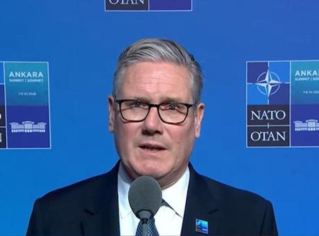 İngiltere Başbakanı Starmer: NATO Zirvesi'nde Birlik ve Kararlılık Vurgusu