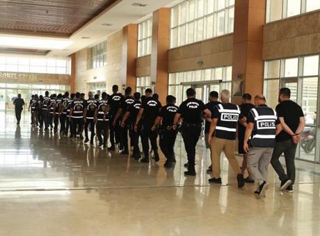 Antalya ve Adana'da Fuhuş Operasyonu: 35 Kadın Kurtarıldı, 14 Şüpheli Tutuklandı