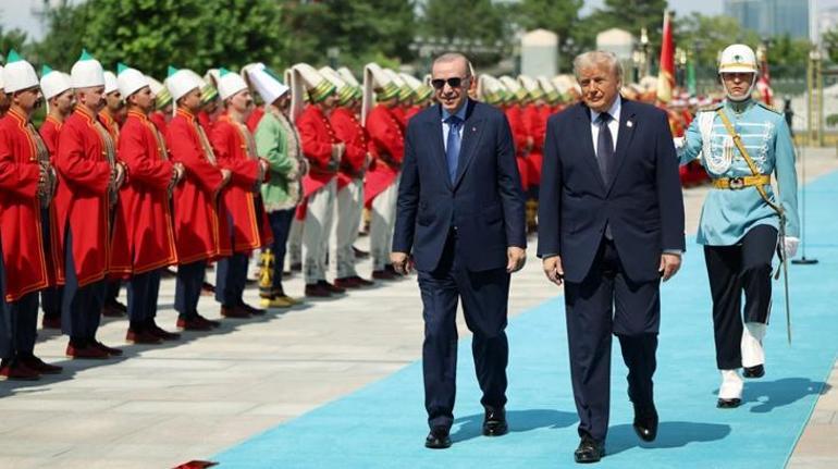 NATO Zirvesi'nde Dikkat Çeken Karşılama ve Yeniçeri Temsili