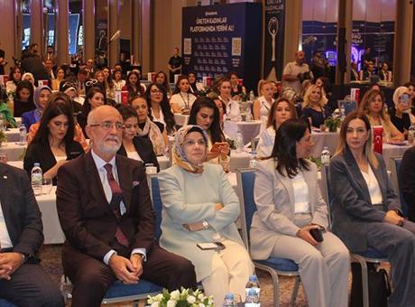 Kayseri'de Kadın Girişimciler Buluştu: Fırsatlar ve Gelişim Üzerine Konferanslar