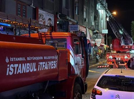 Küçükçekmece'de Yangın: Dört İşyerinde Zarar Oluştu