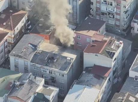 Bağcılar'da akılalmaz dehşet! Annesinden para alamayınca evi ateşe verdi