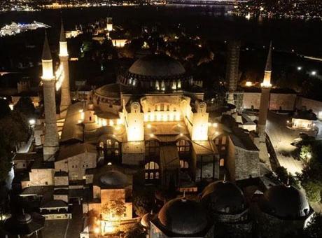Ülke genelindeki camilerde sela okundu