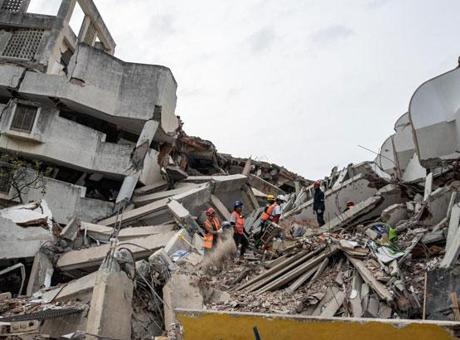 Venezuela'daki depremlerde hayatını kaybedenlerin sayısı 5 bin 119'a çıktı