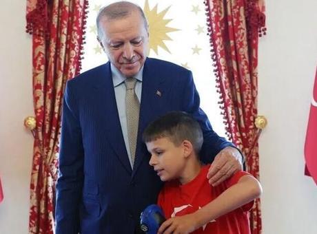 Cumhurbaşkanı Erdoğan 'Cake Not Hate' kampanyasıyla tanınan Harris'i kabul etti