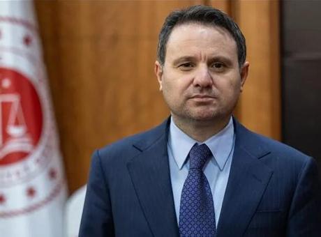 Bakan Gürlek'ten '6 Şubat' mesajı: Asrın felaketine karşı asrın dayanışması