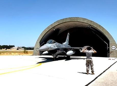 F-16 Uçakları Karadeniz'de Eğitim Uçuşu Gerçekleştirdi