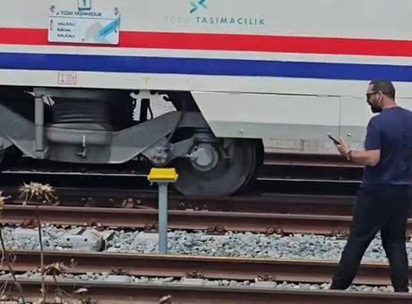 Çerkezköy'de yolcu treni raydan çıktı!