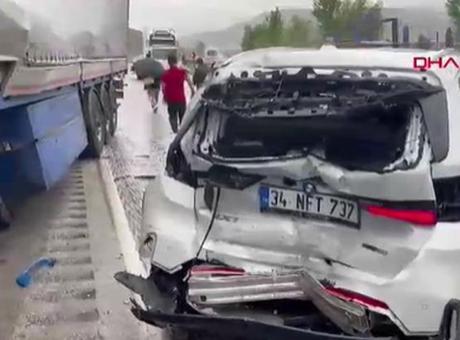 Kastamonu’da 3 araç birbirine girdi! 1 ölü, 6 yaralı