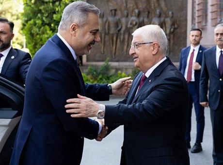 Dışişleri Bakanı Hakan Fidan, Milli Savunma Bakanı Güler ile Ankara'da görüştü
