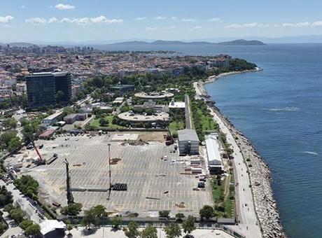 Kadıköy Rıhtım Camisi'nin yapımına ilk kazığın çakılmasıyla başlandı