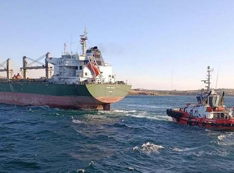 Çanakkale Boğazı'nda gemi karaya oturdu: Boğaz trafiği çift yönlü kapatıldı