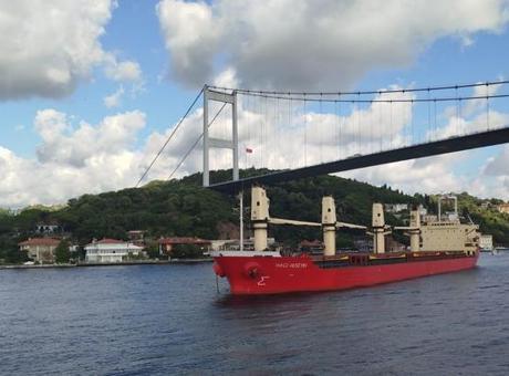 İstanbul Boğazı'nda gemi arızası! Trafik çift yönlü askıya alındı