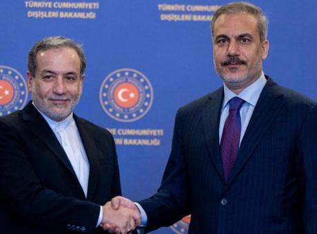 Dışişleri Bakanı Hakan Fidan İran Dışişleri Bakanı Arakçi ile görüştü