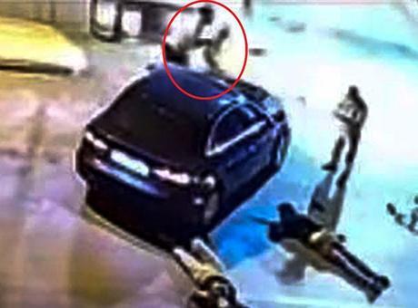 Çarptığı yaralıları ezip kaçan sürücü yakalandı! Kaputuna düşen çocuğu indirip yola devam etti