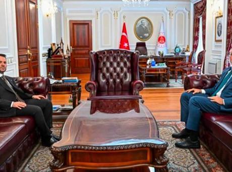 Bakan Gürlek, Bakan Işıkhan ile bir araya geldi