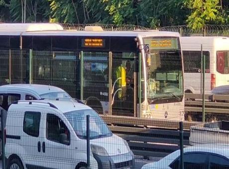 Bahçelievler'de metrobüsün altında kalan kadın ağır yaralandı