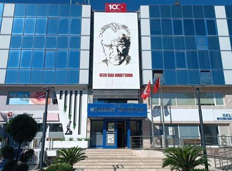 Menderes Belediyesine yönelik soruşturmada sıcak gelişme! Firari Başkan Yardımcısı yakalandı