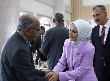 Bakan Göktaş, Ağrı'da şehit yakınları ve gazilerle buluştu! 'Tarihi bir adımdır'