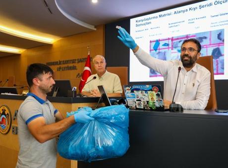 Akdeniz'de alarm veren rapor! Turistleri kaçıran plastik istilasının perde arkası ortaya çıktı