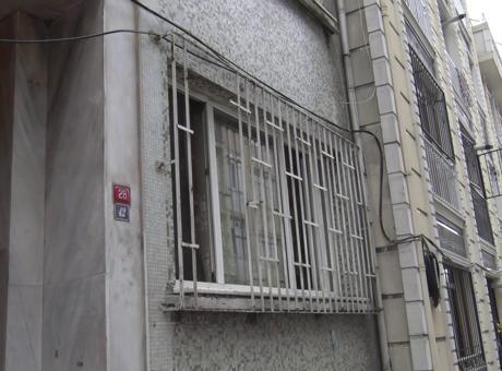 Beyoğlu'nda kahreden olay! Binayı saran koku gerçeği ortaya çıkardı