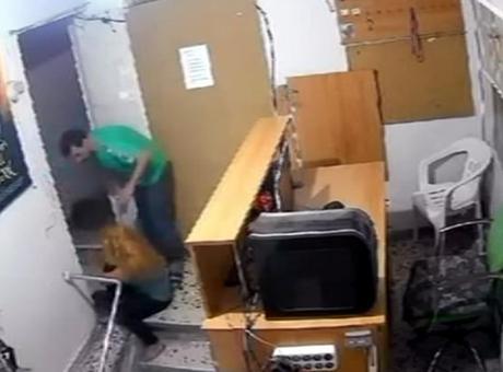 Birlikte yaşadığı kadını darbetti! Adana'da şiddet görüntüleri ortaya çıktı