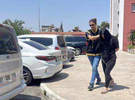 Mezarlıkta kapkaç yaptılar, telefondan 97 bin TL'yi aktardılar! 4 tutuklama