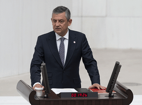 Yeni Parti Genel Başkanı Özel: Türkiye'nin geleceğinin önünü açacak bir sorumluluğu üstleniyorum