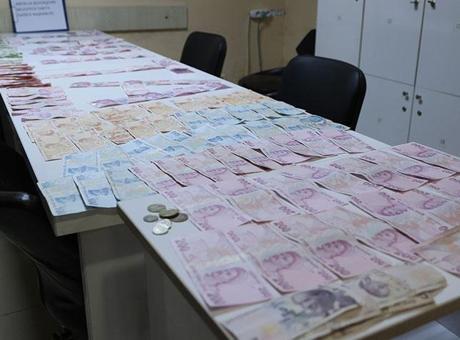 Dilencilik yaparken yakalandı! Üzerinden çıkan para şoke etti