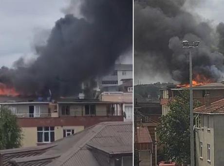 Arnavutköy'de 3 katlı binanın çatısında yangın! Çok sayıda itfaiye ekibi sevk edildi