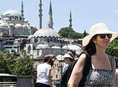 İstanbul'da sıcak havaya mola! Tarih verildi; hava bir anda değişecek, poyraz serinliği geliyor
